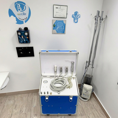 Attrezzatura per la scuola di odontoiatria Unità dentale portatile Pratica per studenti di odontoiatria Unità di terapia dentale Dentista privato Carrello chirurgico dentale