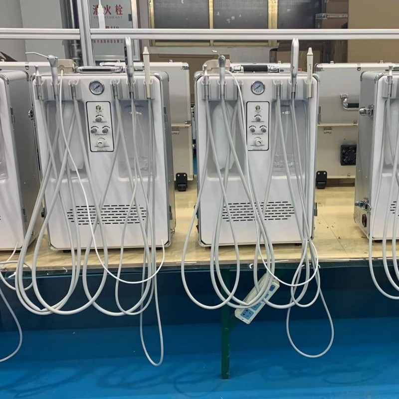 Unità di trattamento portatile dentale con scalpo per denti e apparecchio di cura leggero per la manica Veterinario utilizza una custodia mobile per la terapia dentale